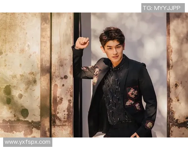 帅气足球明星化身西装男生展现绅士风范与运动魅力的完美结合